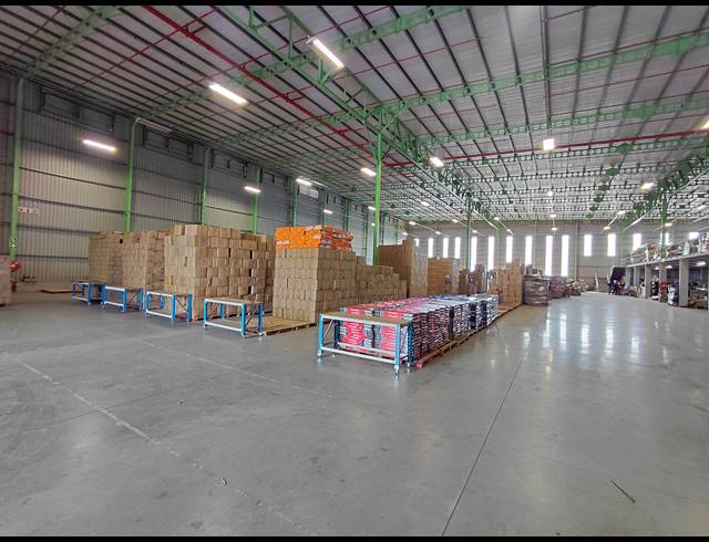 4,315M² WAREHOUSE TO LET IN POMONA